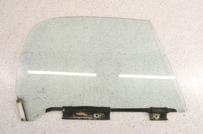 SZYBA BOCZNA PRAWA  BMW Z3 ORYGINAŁ 8397628