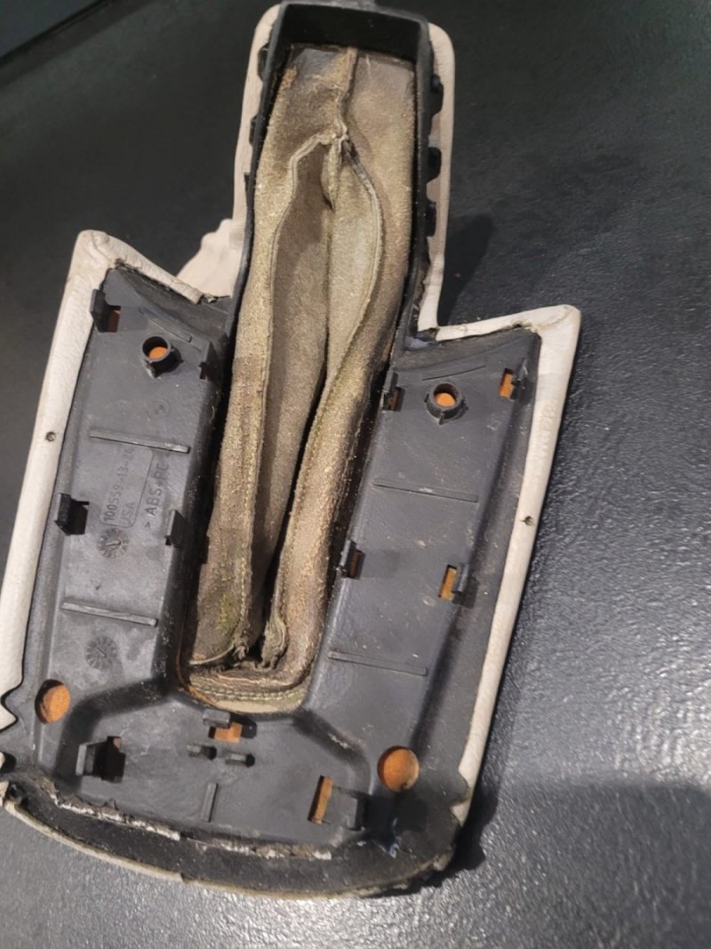 PODŁOKIETNIK BEIGE SKÓRKA RĘCZNEGO MIESZEK BMW Z4 E85 BEŻOWY