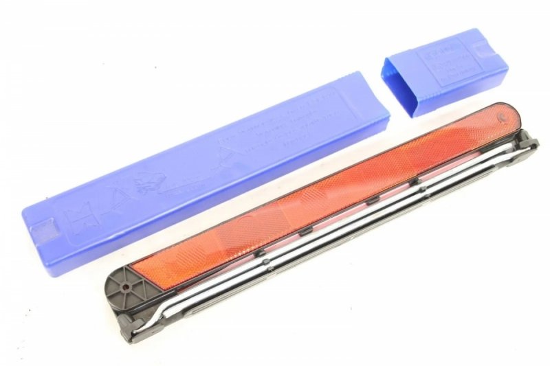 TRÓJKĄT OSTRZEGAWCZY + ETUI  BMW Z4 E85 E86 Z8 1095457