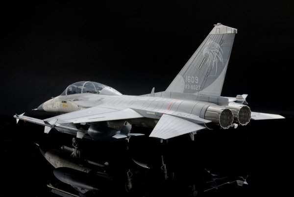 AFV Club AR48109 IDF F-CK-1D Ching-Kuo 2 seats 1/48