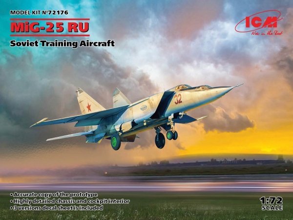 ICM 72176 MiG-25 RU, Soviet Training Aircraft