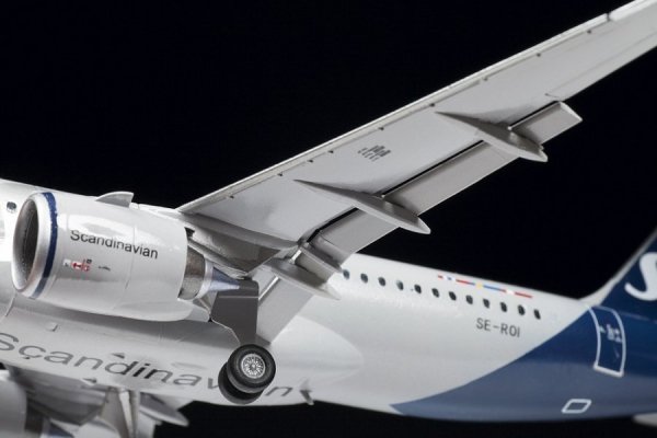 Zvezda 7037 Airbus A320 NEO 1/144