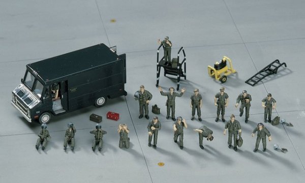 Hasegawa X72-7 - 35007 U.S Pilot &amp; Crew Set 1/72