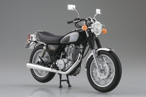Aoshima 06711 1/12 Yamaha 1JR SR400 / 1JN SR500 '96