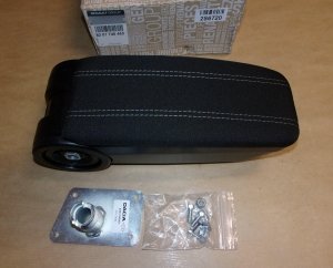 Original  Accoudoir Dacia Duster II , 8201740465