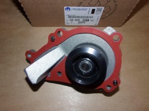 Pompe à eau Citroën C5 III 1.6THP, 9846882780, 9846882780,