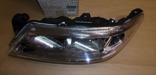 Original  Projecteur Renault Laguna II gauche ,  7701048927