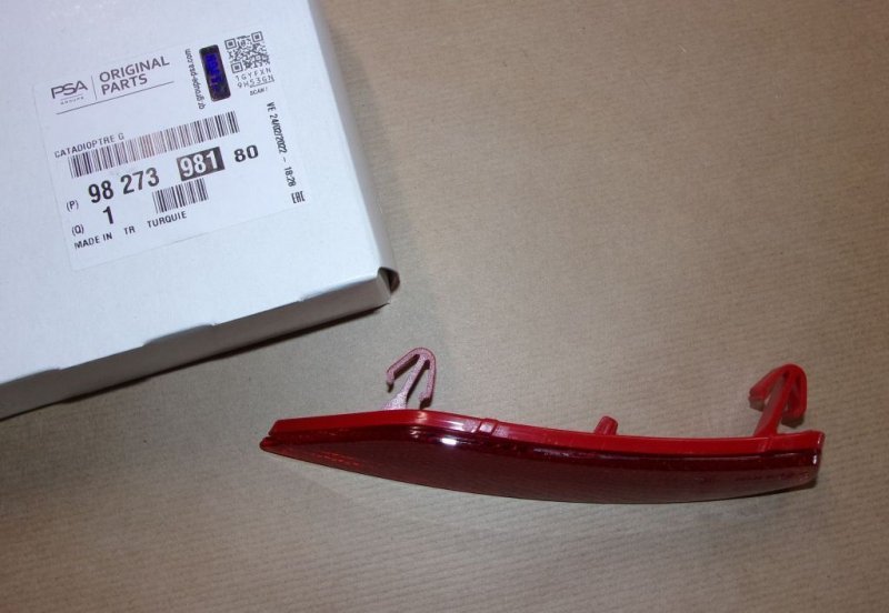  Réflecteur de pare-chocs Peugeot 208 gauche, 9827398180, 9827398180, 