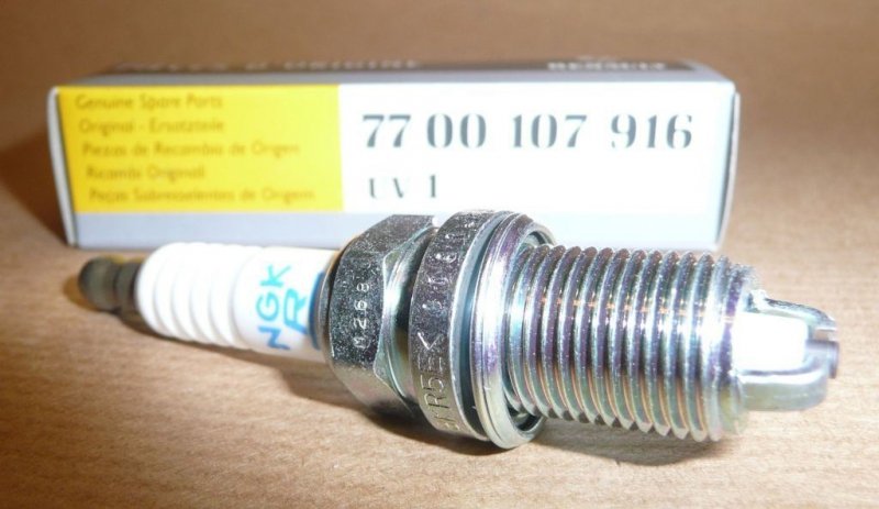Original  Bougie d'allumage Audi A5 ,  7700107916