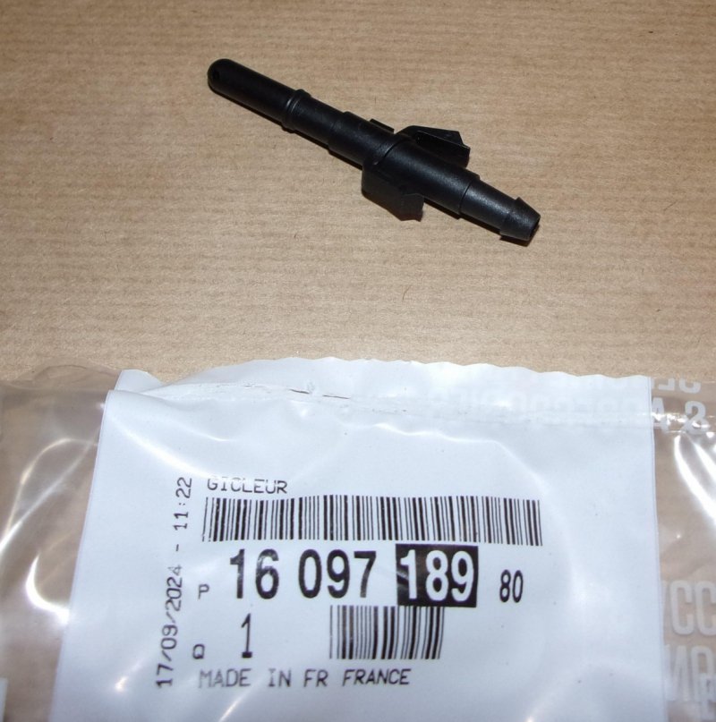 EMBOUT DE LAVE-GLACE CITROËN C3 AIRCROSS ARRIÈRE ,  1609718980