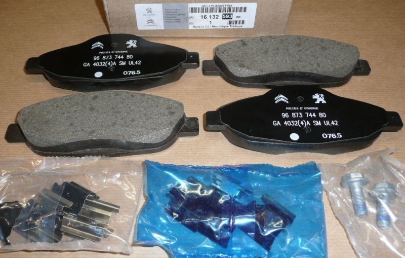 Plaquettes de frein Peugeot 308, Peugeot 3008, Peugeot 408 avant =1635058180 - changement de référence.  ,  1613259380