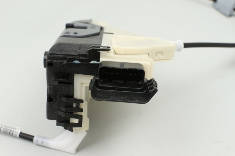 Serrure de porte avant gauche Citroën Berlingo Peugeot Partner III, 9135EG, 9135.EG