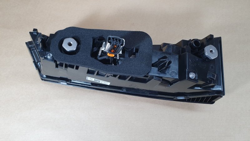 Pièce d’origine  Feu arrière pour Peugeot 308 III droite sur hayon, 9835300580