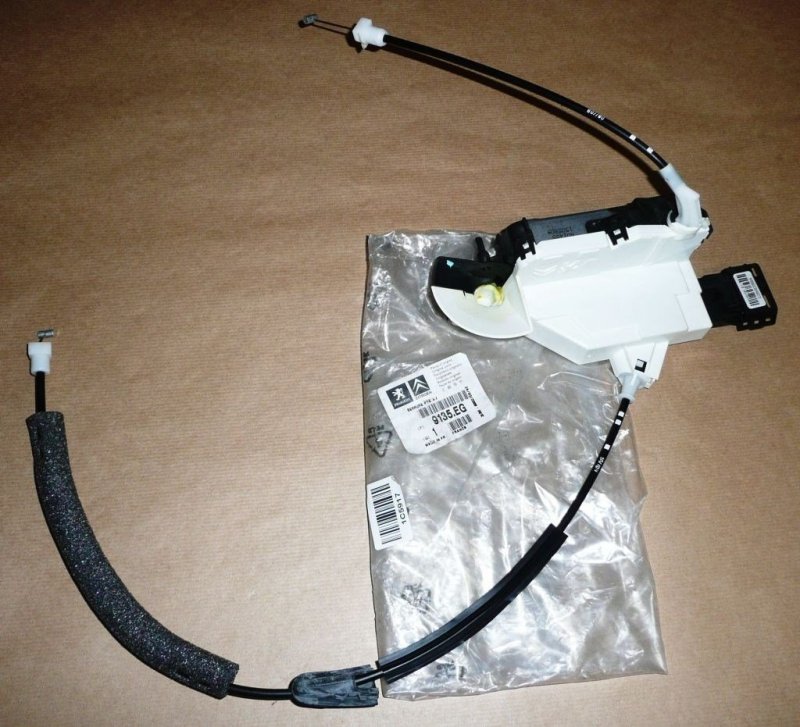 SERRURE DE PORTE avant gauche CITROEN BERLINGO PEUGEOT PARTNER 9135EG, 9135.EG