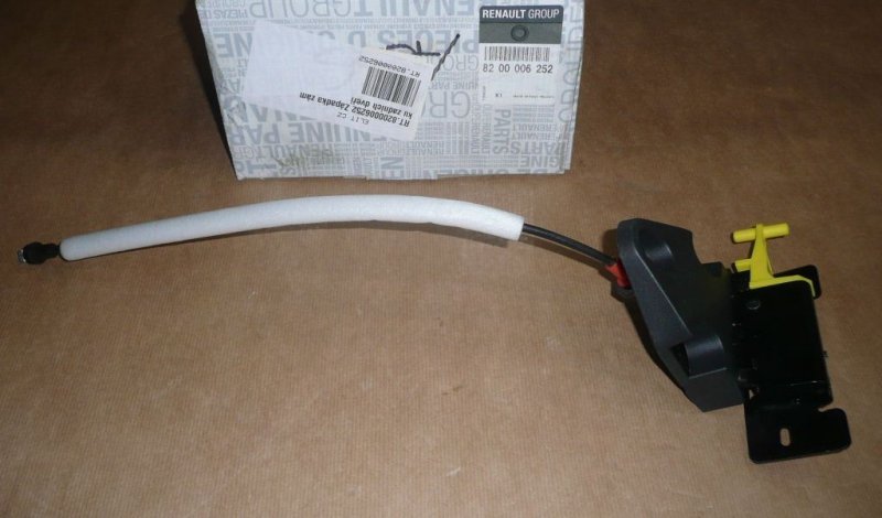 Original  Loquet de porte arrière Renault Trafic II droit , 8200006252