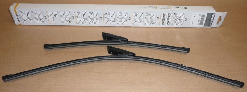 Original  Balais d'essuie-glace Renault Clio III 600/400mm plats version anglaise , 7711421792