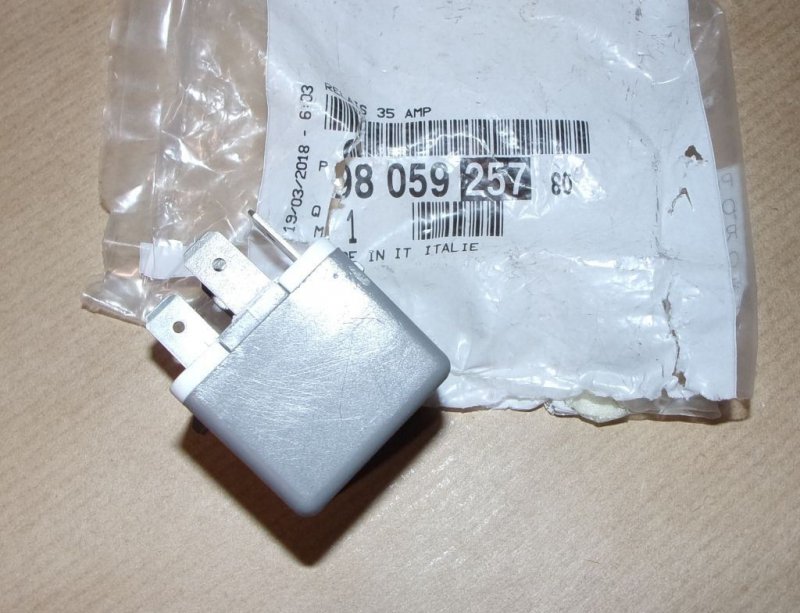Relais électrique Citroën Berlingo III 35A, 9805925780, 9805925780, 