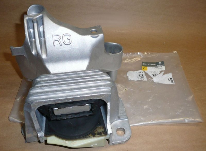 Support moteur Renault Megane III 2.0CVT, 112100039R, 