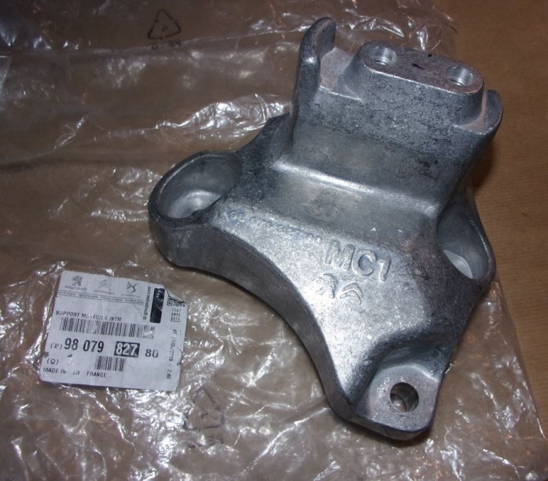 Support de boîte de vitesses Citroën C4 Picasso II, 9807982780, 9807982780, 