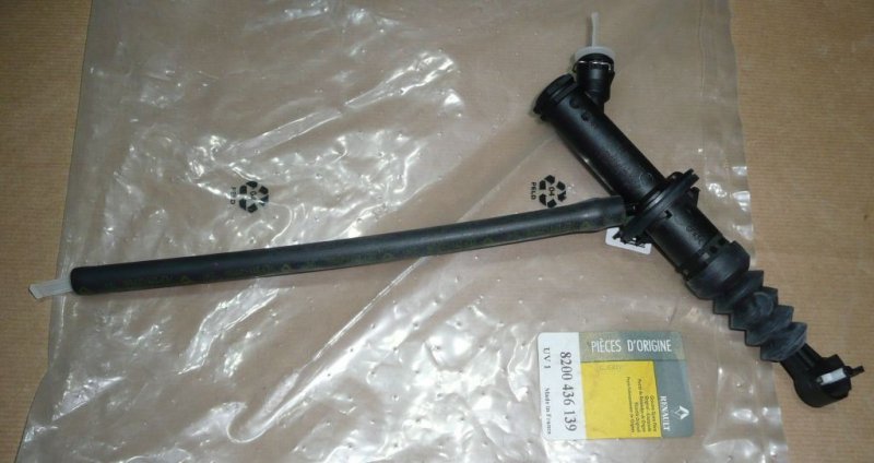 Original  Pompe d'embrayage Renault Clio III 1.2 16V , 8200436139