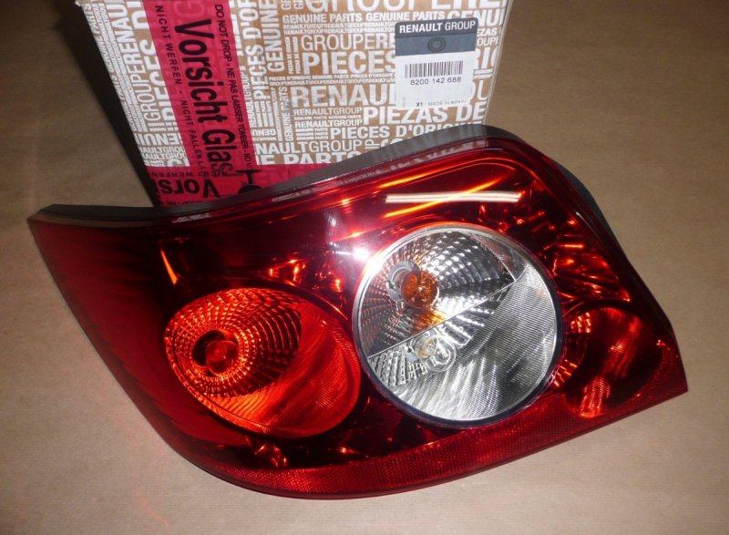 Original  Feu arrière Renault Megane II CC gauche , 8200142688