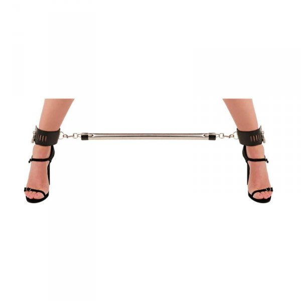 Spreader bar with ankle cuffs