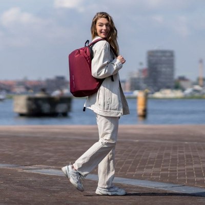 XD DESIGN PLECAK ANTYKRADZIEŻOWY BOBBY SOFT CZERWONY P/N: P705.794