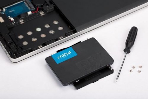 Dysk Crucial CT240BX500SSD1 (240 GB ; 2.5&quot;; SATA III)