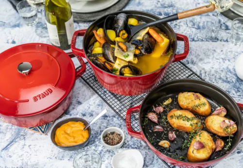 Zestaw 3 naczyń żeliwnych z pokrywką Staub - 24 cm, Czerwony