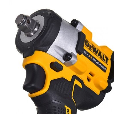 Klucz udarowy 1/2&quot; 18V 406 Nm 2x 5,0 Ah DCF921P2T DEWALT