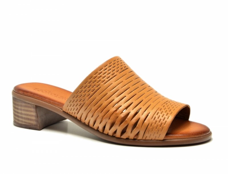 Klapki 41 Sokolski skóra 708 camel skórzane na obcasie