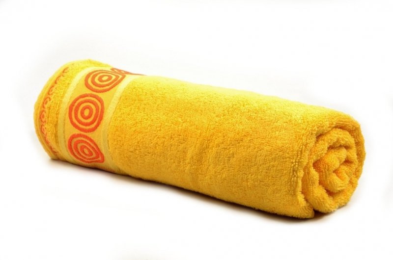Ręcznik frotte z ozdobnym paskiem żółty pomarańczowy