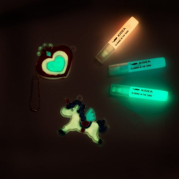 ZESTAW ZAWIESZEK MAGIC ŚWIECĄCYCH W CIEMNOŚCI JEDNOROŻEC KIDEA