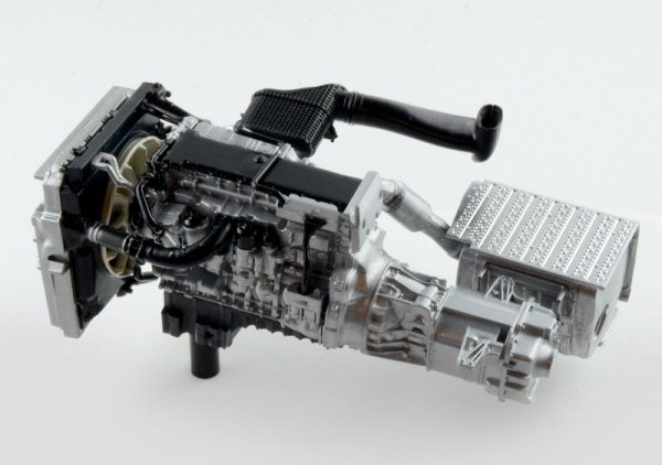 Italeri Mercedes Benz Actros MP4 Gigaspace