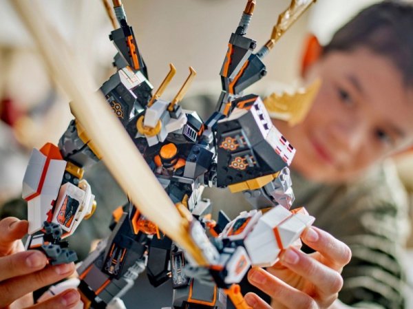 LEGO Klocki Ninjago 71821 Tytanowy smok-mech Cole&#039;a