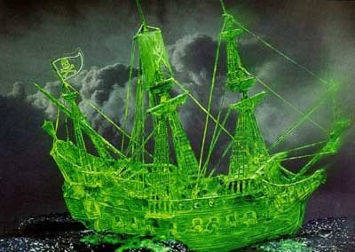REVELL GHOST SHIP WITH NIGHT COLOUR SKALA 1:72 8+