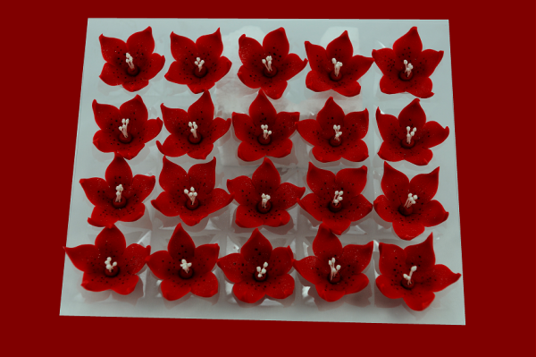 Cukrowa LILIJKA kwiatek z masy cukrowej - 1szt CZERWONA