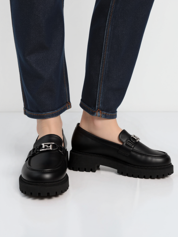Damskie Mokasyny ALEXA BLACK – Nowoczesny Charakter z Eleganckim Detalem