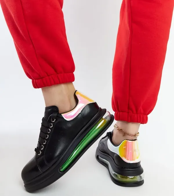 Czarne sneakersy na platformie GOE NN2N4030