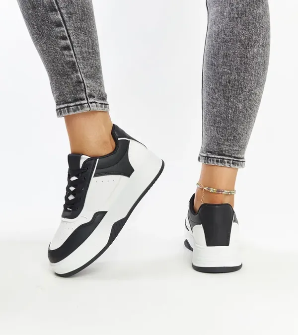 Biało-czarne sneakersy na grubszej podeszwie Rumai