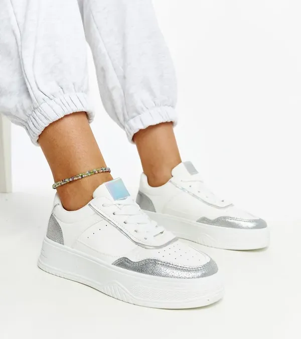 Biało-srebrne sneakersy na grubszej podeszwie Rumai