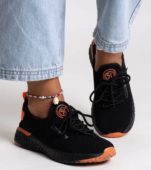 Czarne materiałowe sneakersy damskie CROSS JEANS