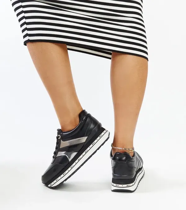 Czarne sneakersy na wysokiej podeszwie Mehari