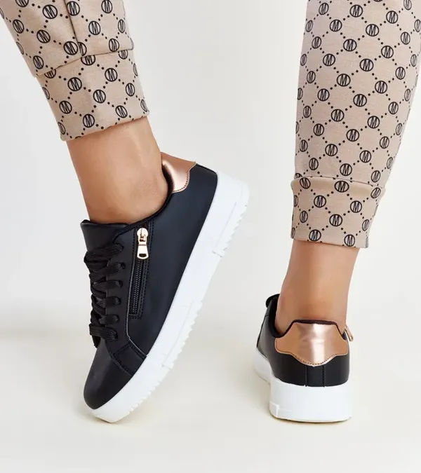 Czarne sneakersy z suwakiem na boku Shanna