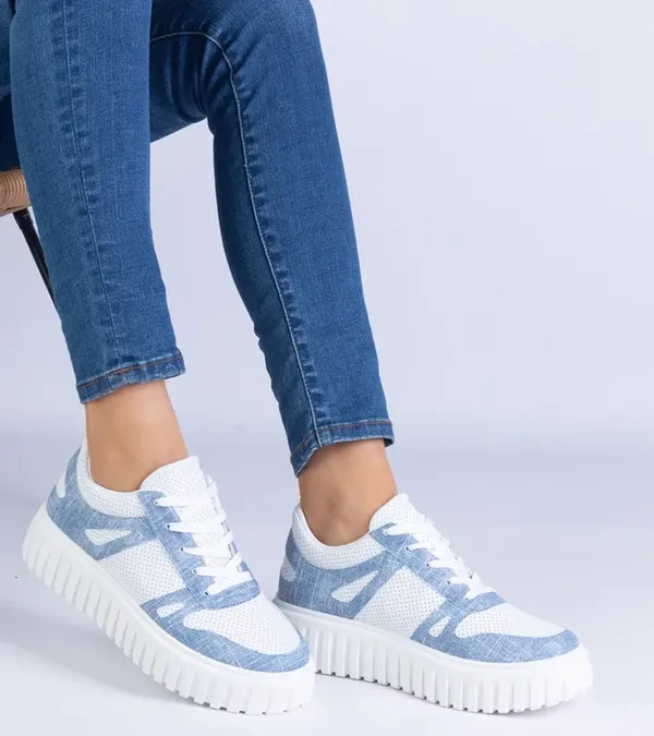 Niebieskie sneakersy ażurowe na masywnej podeszwie Lusinda