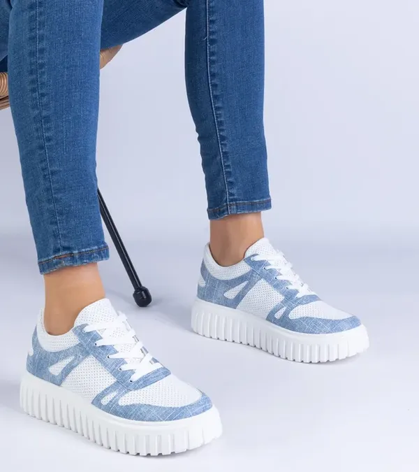 Niebieskie sneakersy ażurowe na masywnej podeszwie Lusinda