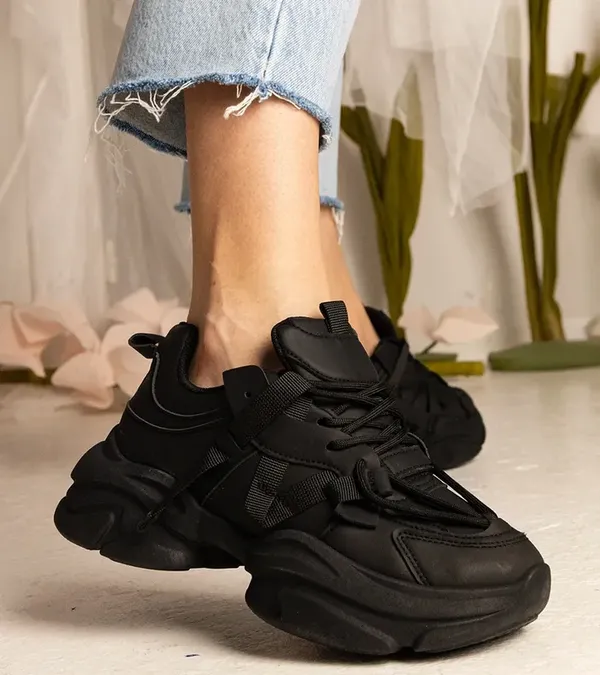 Czarne sneakersy damskie masywne sportowe Zarina