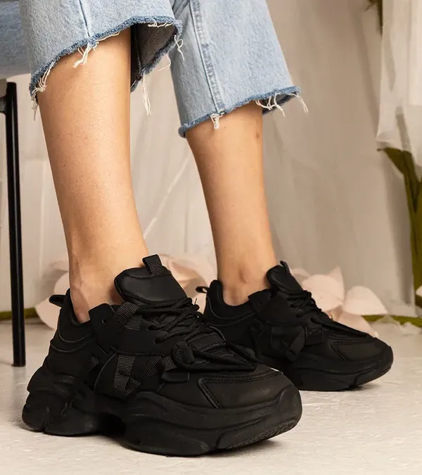 Czarne sneakersy damskie masywne sportowe Zarina