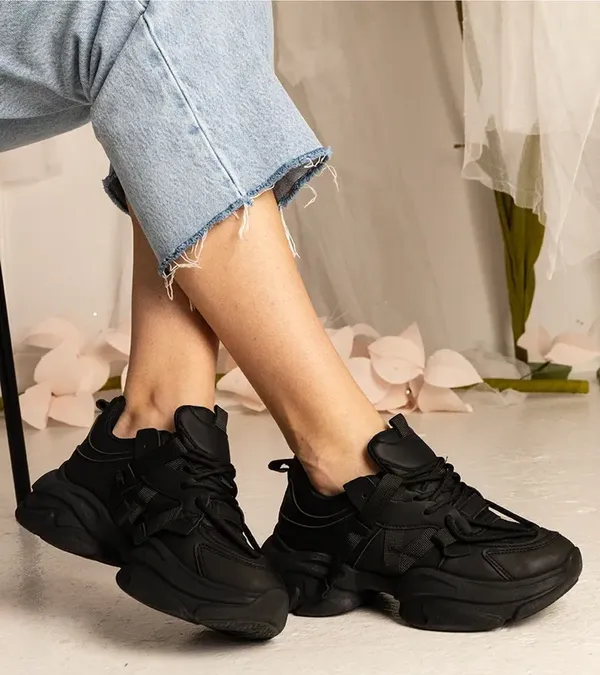 Czarne sneakersy damskie masywne sportowe Zarina