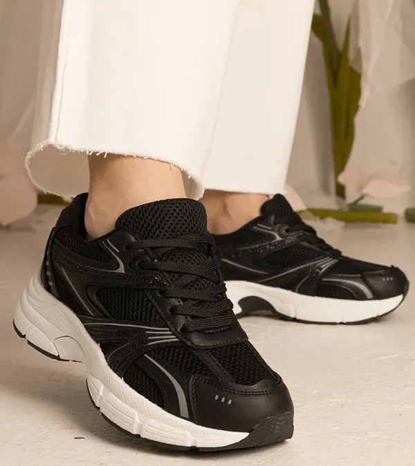 Czarne sneakersy damskie sportowe z brokatem Bakari